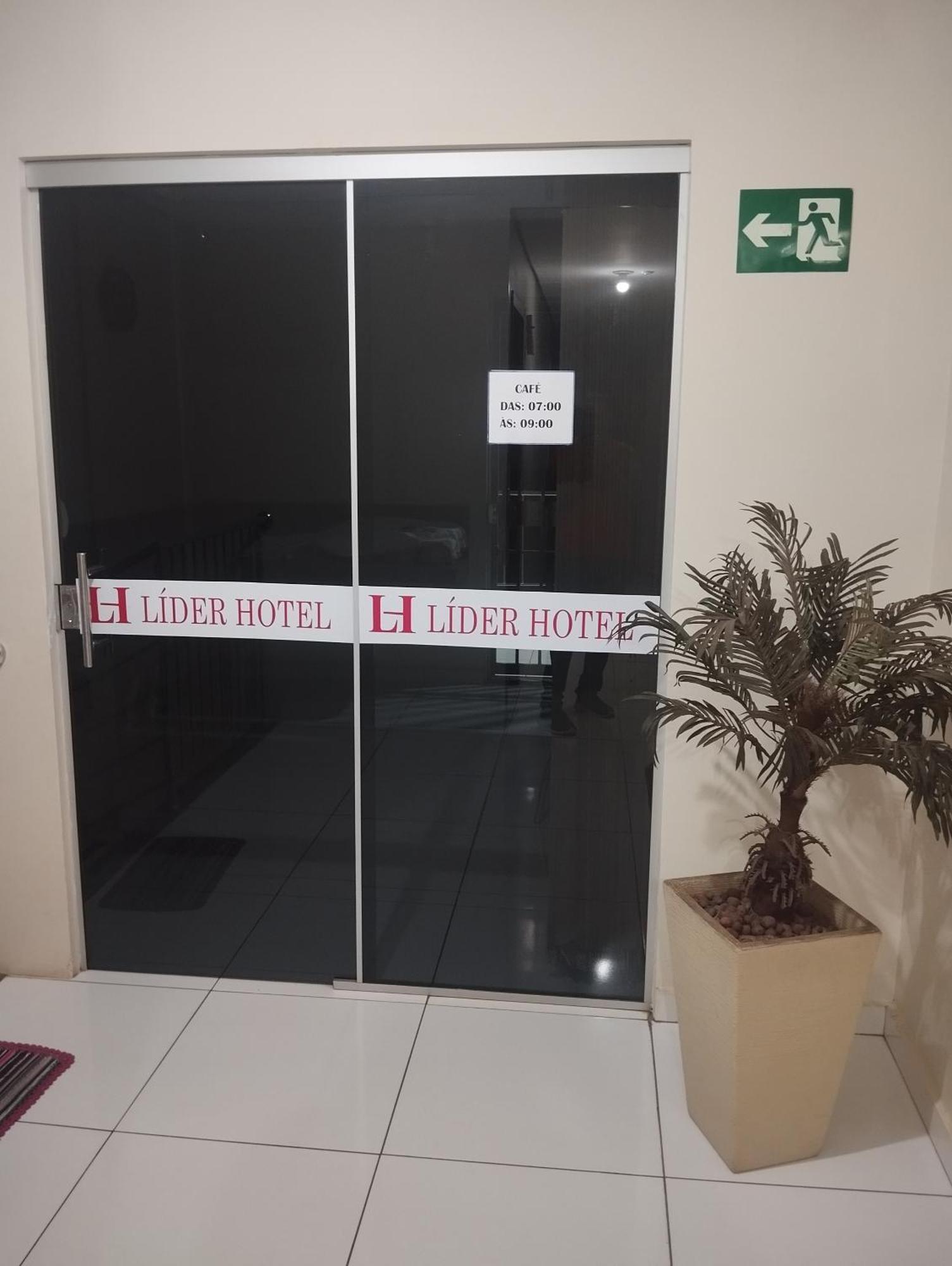 Lider Hotel Goiania Bagian luar foto